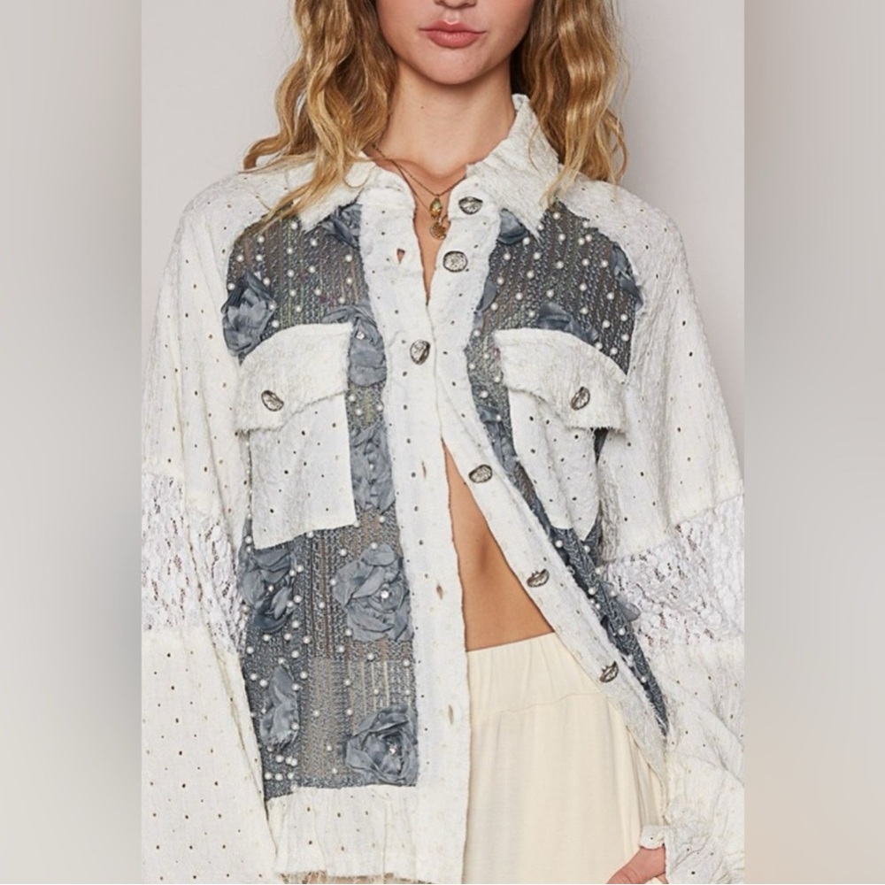 Rare POL White and Dusty Blue Patchwork Shacket Rosettes Pearls & Lace Sleeves - Picture 2 of 6